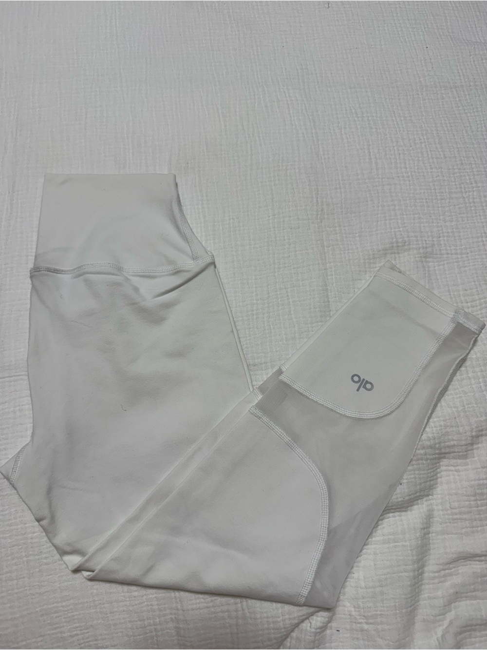 ALO Yoga White High-Waist Leggings with Pocket